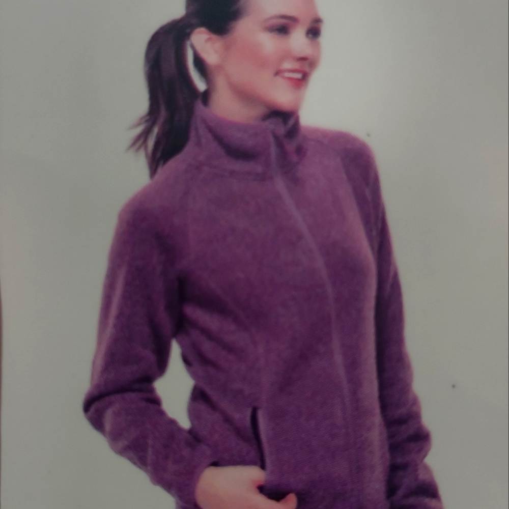 🌹 4 for $25 Charlie Paige. NWT. 💜/PLUM Long Sleeved Active Wear Jacket Size M